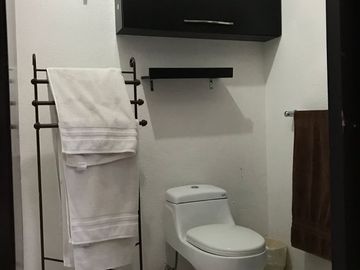 Se Vende Casa en Loma Dorada, 4 Recamaras, 5.5 Baños, Cuarto de Servicio..