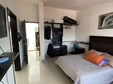 Se Vende Casa en Loma Dorada, 4 Recamaras, 5.5 Baños, Cuarto de Servicio..