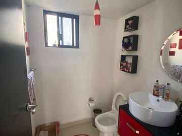 Se Vende Casa en Loma Dorada, 4 Recamaras, 5.5 Baños, Cuarto de Servicio..
