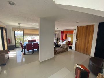 Se Vende Casa en Loma Dorada, 4 Recamaras, 5.5 Baños, Cuarto de Servicio..