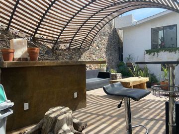 Se Vende Casa en Loma Dorada, 4 Recamaras, 5.5 Baños, Cuarto de Servicio..