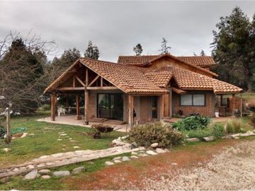 Hermosa casa de campo 5000 m2 en Quebrada Escobar
