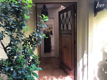 Se vende casa Las Condes, Av. Las Condes calle La Trilla.