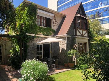 Se vende casa Las Condes, Av. Las Condes calle La Trilla.