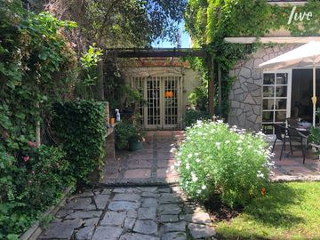 Se vende casa Las Condes, Av. Las Condes calle La Trilla.