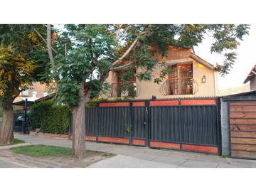Venta casa 4D 2B en barrio consolidado en Los Andes