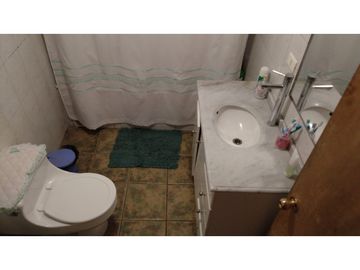 Venta casa 4D 2B en barrio consolidado en Los Andes
