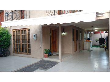 Venta casa 4D 2B en barrio consolidado en Los Andes