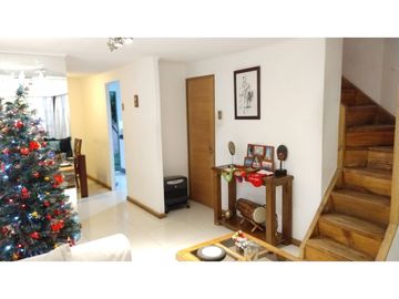 Venta casa 4D 2B en barrio consolidado en Los Andes
