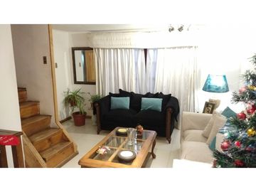 Venta casa 4D 2B en barrio consolidado en Los Andes