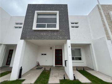 Casa nueva en venta en Fraccionamiento, Cuautlancingo, Puebla.