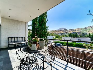 Moderna y acogedora casa en condominio La Reserva
