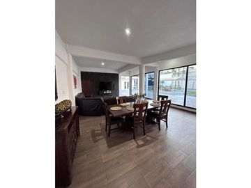 CASA EN VENTA EN CIVAC 