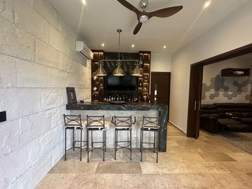 Lujosa residencia en venta en Privada Kutz del Yucatán Country Club