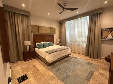 Lujosa residencia en venta en Privada Kutz del Yucatán Country Club