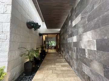 Lujosa residencia en venta en Privada Kutz del Yucatán Country Club