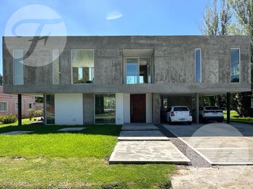 Venta de Casa I Haras del Sol Pilar I La mejor relación precio calidad del Barrio