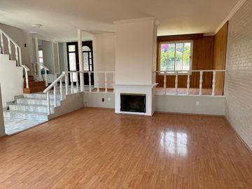 Casa en Venta o Renta en Col. Bellavista Atizapán