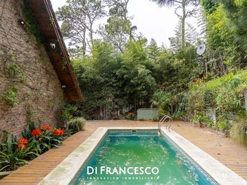 Casa 5 ambientes en Pinamar Pileta Climatizada
