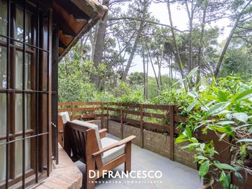 Casa 5 ambientes en Pinamar Pileta Climatizada
