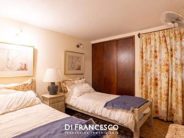 Casa 5 ambientes en Pinamar Pileta Climatizada