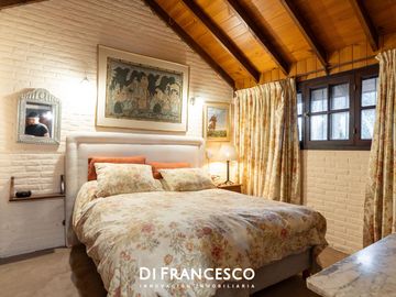 Casa 5 ambientes en Pinamar Pileta Climatizada