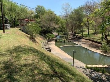 CASA CON TERRENO EN VENTA EN AGUA DULCE MONTEMORELOS