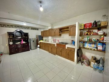 CASA EN RENTA AMUEBLADA EN LOMAS DE CORTÉS