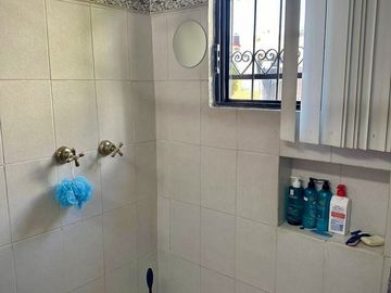 CASA EN RENTA AMUEBLADA EN LOMAS DE CORTÉS