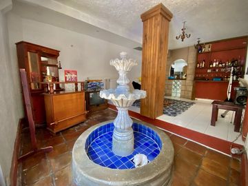 CASA EN RENTA AMUEBLADA EN LOMAS DE CORTÉS