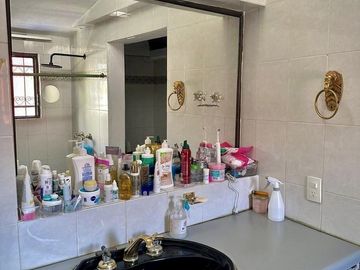 CASA EN RENTA AMUEBLADA EN LOMAS DE CORTÉS