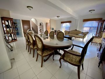 CASA EN RENTA AMUEBLADA EN LOMAS DE CORTÉS