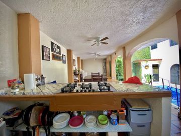 CASA EN RENTA AMUEBLADA EN LOMAS DE CORTÉS