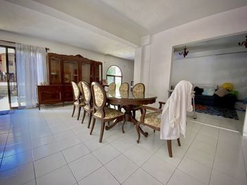 CASA EN RENTA AMUEBLADA EN LOMAS DE CORTÉS