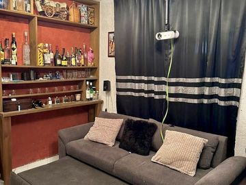 CASA EN RENTA AMUEBLADA EN LOMAS DE CORTÉS