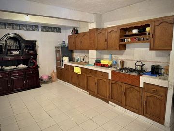 CASA EN RENTA AMUEBLADA EN LOMAS DE CORTÉS