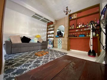 CASA EN RENTA AMUEBLADA EN LOMAS DE CORTÉS