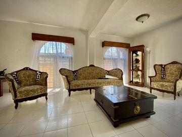 CASA EN RENTA AMUEBLADA EN LOMAS DE CORTÉS