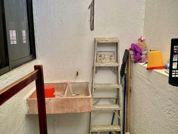 CASA EN RENTA AMUEBLADA EN LOMAS DE CORTÉS