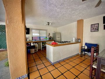 CASA EN RENTA AMUEBLADA EN LOMAS DE CORTÉS