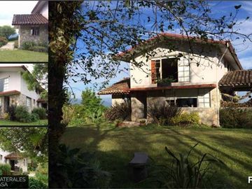Rancho entre nubes y montañas en Cuetzalan Puebla