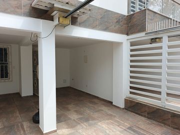 Casa en propiedad Horizontal primer piso, Limonar, Cali