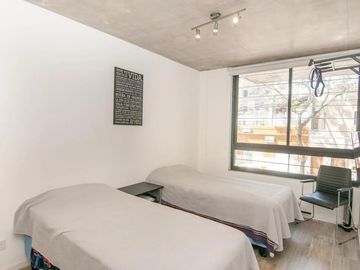 VENTA 4 AMBIENTES 2 COCHERAS CON PATIO Y PARRILLA CABALLITO, FINANCIADO