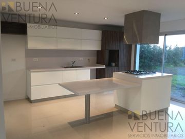 VENTA Casa en Fincas de Iraola II