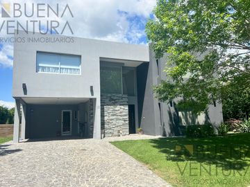VENTA Casa en Fincas de Iraola II