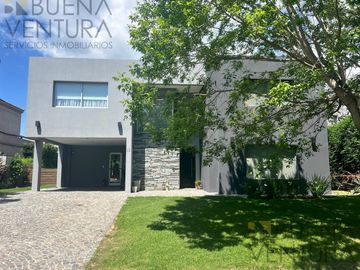 VENTA Casa en Fincas de Iraola II