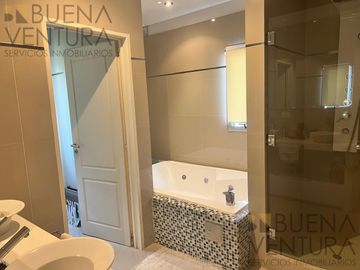 VENTA Casa en Fincas de Iraola II
