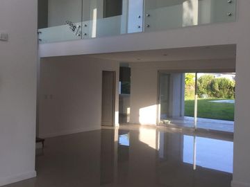 VENTA Casa en Fincas de Iraola II