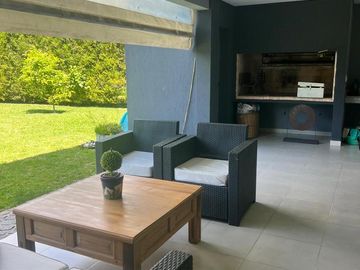 VENTA Casa en Fincas de Iraola II