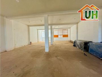 00626 - VENTA ALMACEN MANANTAY - PROYECCION A 5 PISOS - AT 300 M2